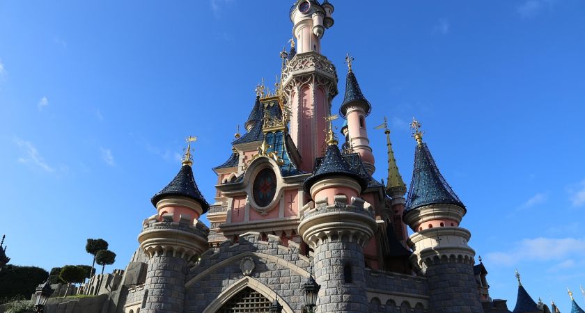 Antalya Çıkışlı Yaz Tatiline Özel Kültür ve Eğlence Turu Paris & Disneyland Brüksel – Köln